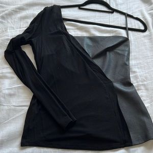 BCBGMaxazria black 1 sleeved top